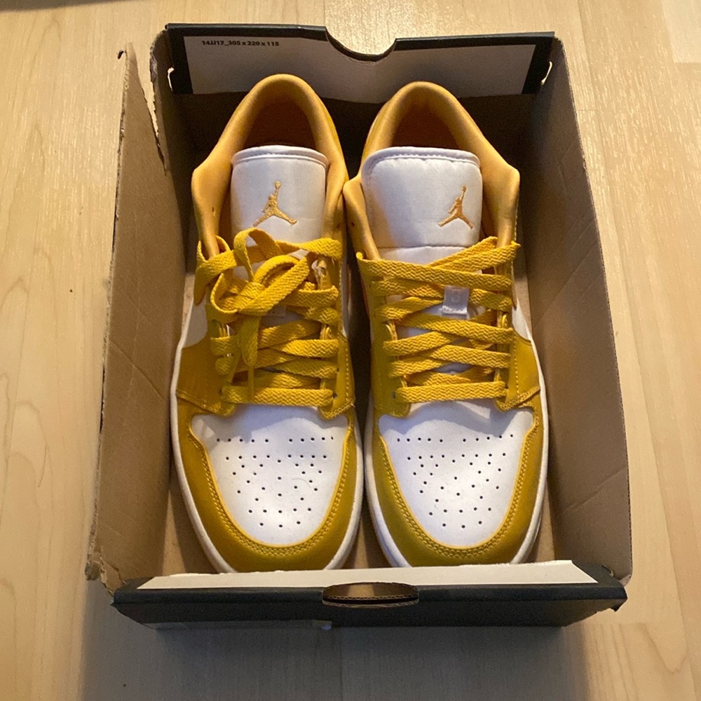 Jordan 1 Low Pollen